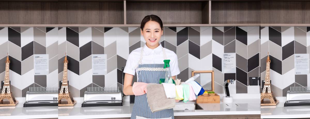 《曾经负债迷茫的他(她)们，如何靠家政创业而找到终身事业》