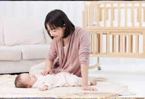 《家庭与事业兼顾：一位家庭主妇的带娃与家政副业双重挑战》