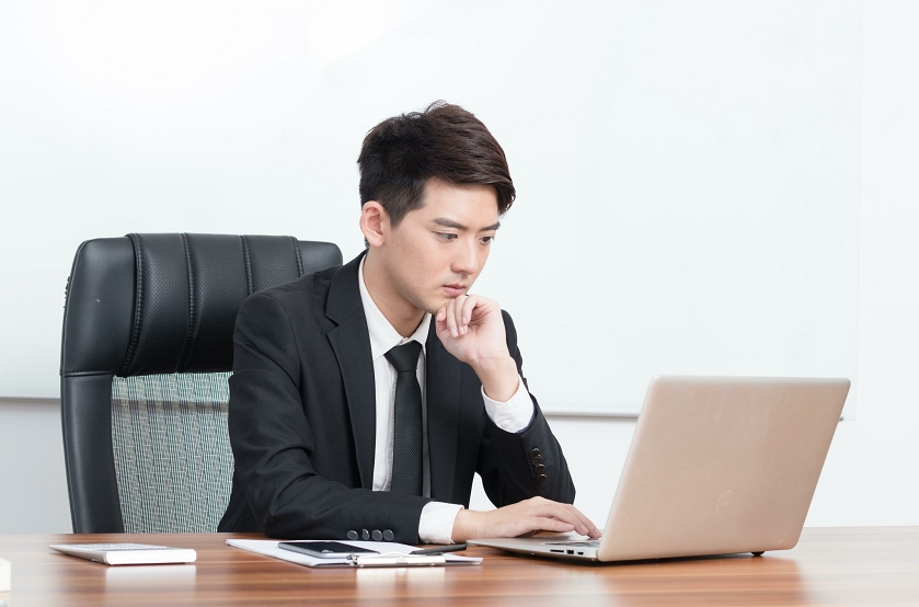 《从工厂单身汉到年入百万家政公司CEO，迎娶白富美》